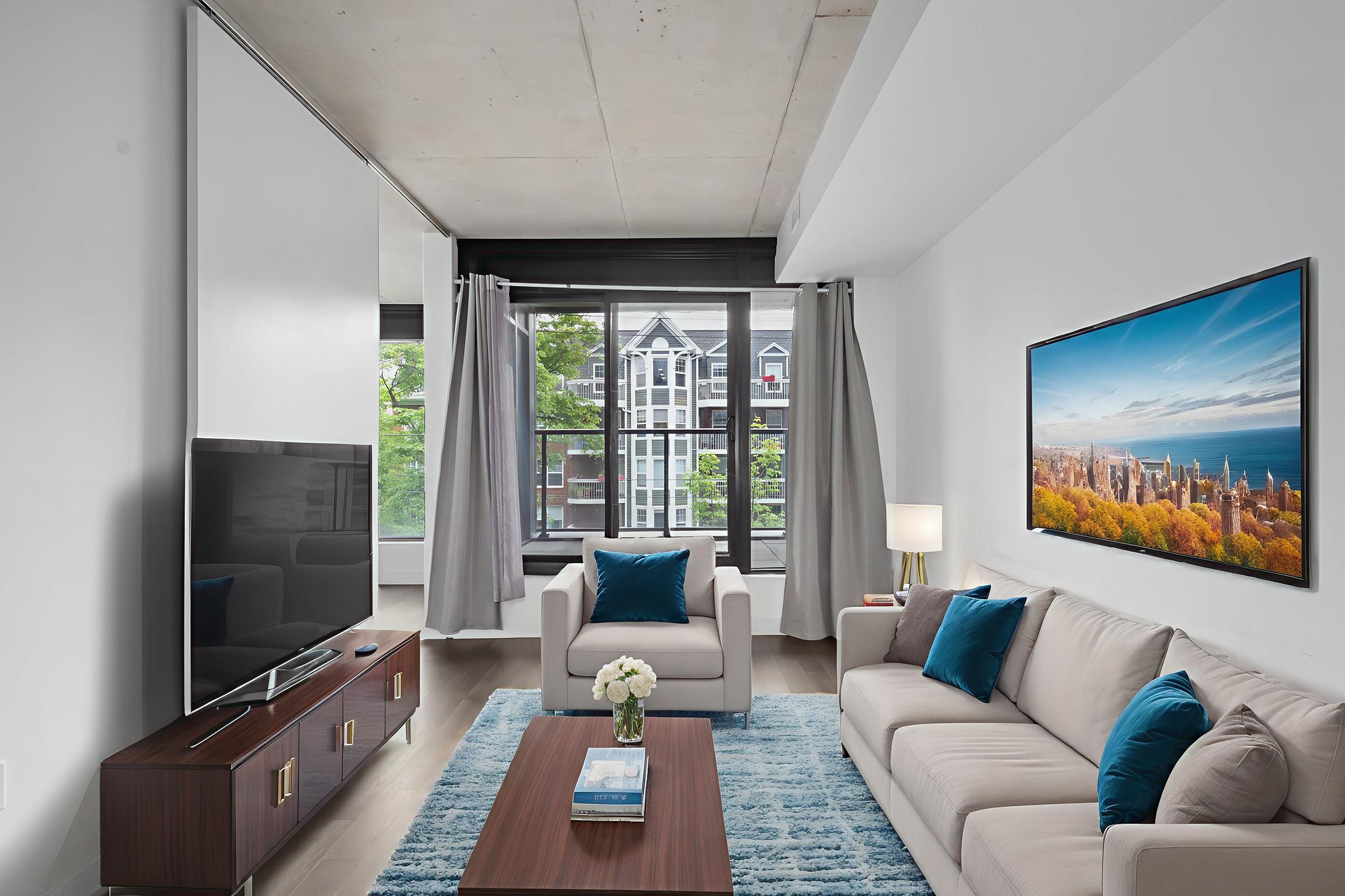 AHM_7449 virtually staged.jpeg