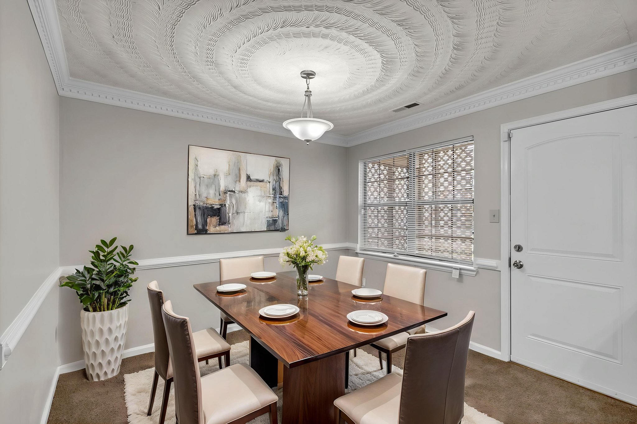 DSC_7886 virtually staged.jpeg