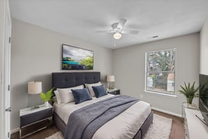 DSC_7931 virtually staged.jpeg