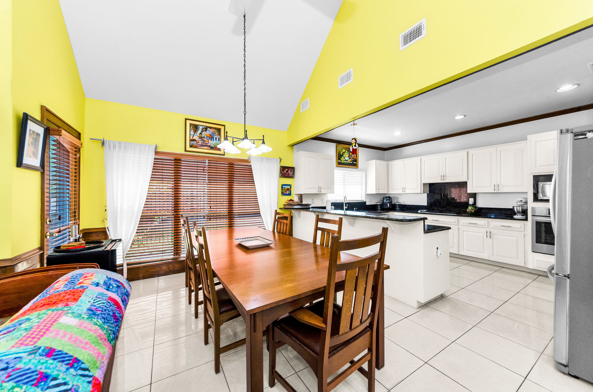 Kitchen Eat-In 1