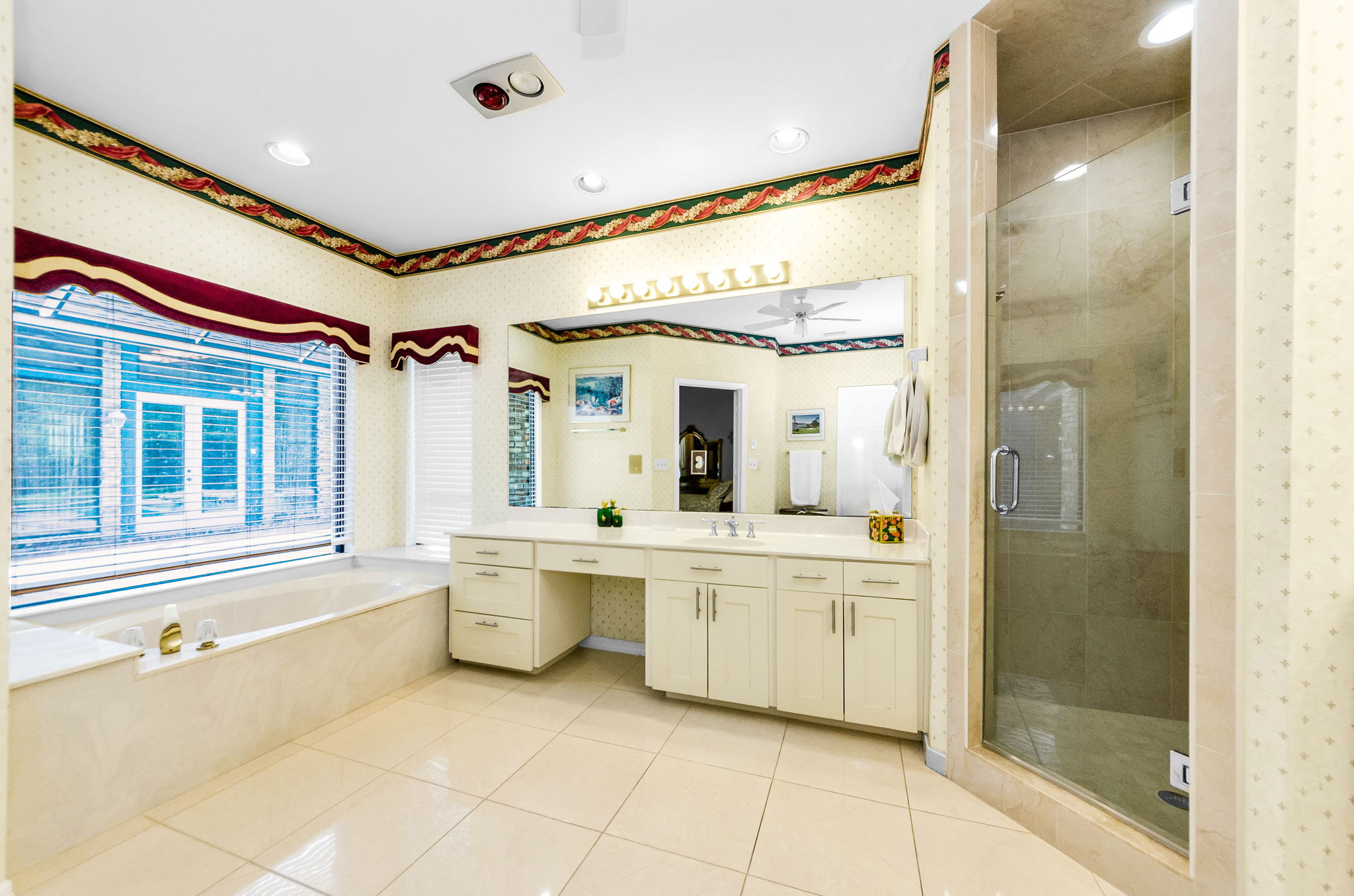 Primary Bathroom 1b