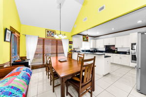 Kitchen Eat-In 1