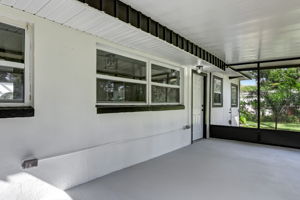 Screened-in Porch