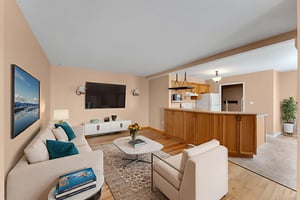 AIV01162 virtually staged.jpeg