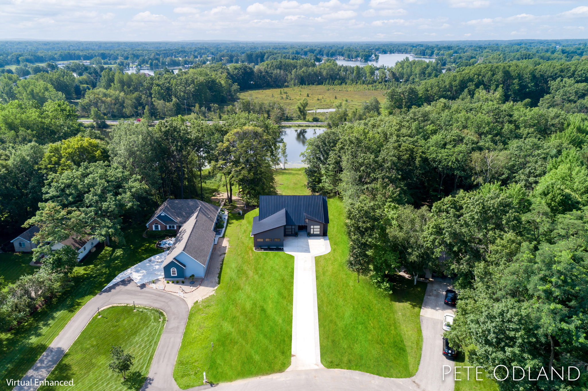 10493 Valley Ct, Stanwood, MI 49346 Above the Horizon Media