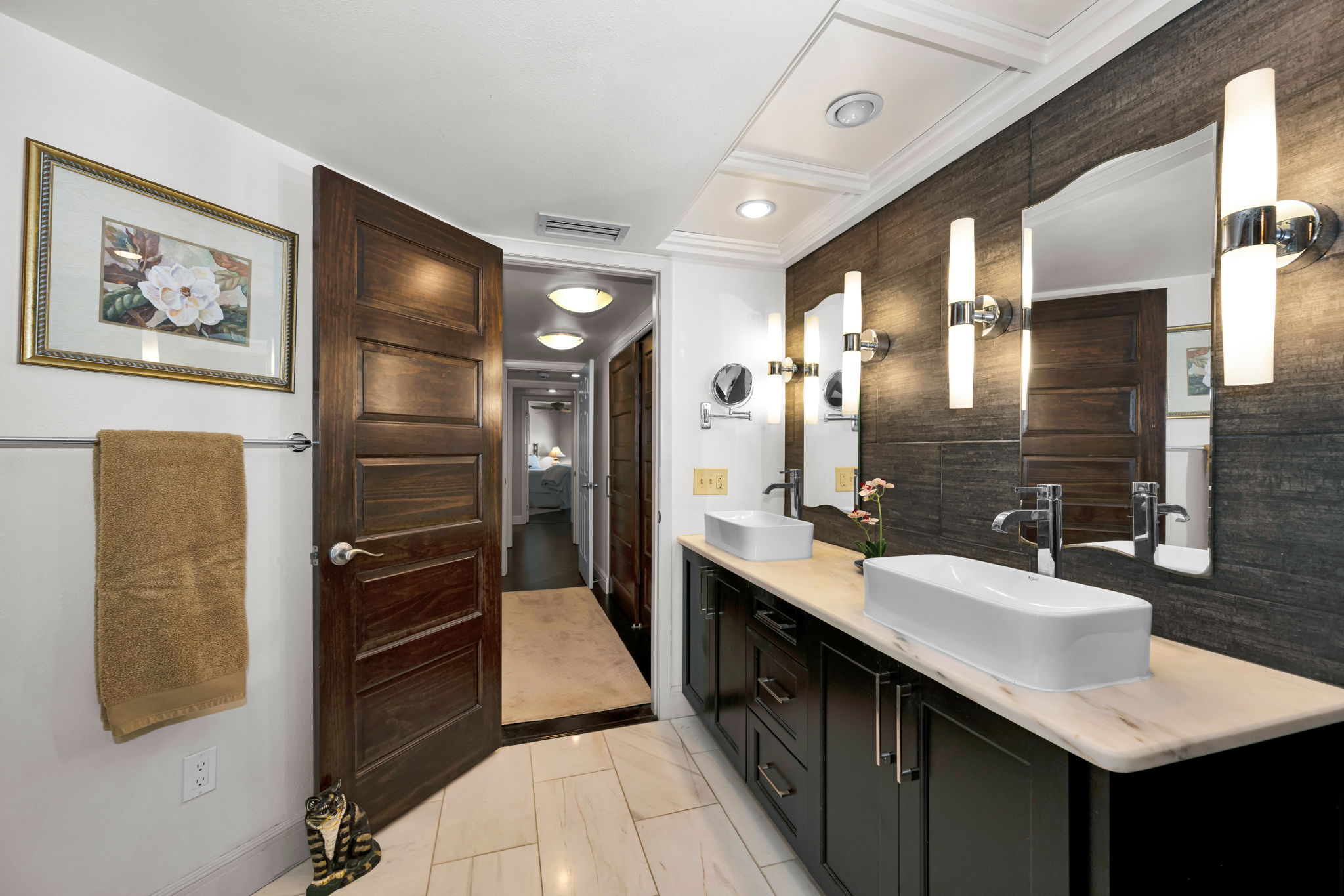 Primary Bathroom 1b