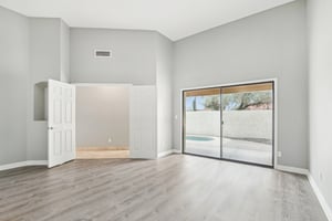 E Fanfol Ln-1504-016.jpg