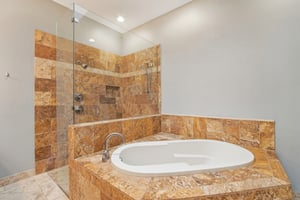 E Fanfol Ln-1504-018.jpg