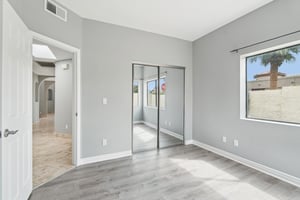 E Fanfol Ln-1504-024.jpg