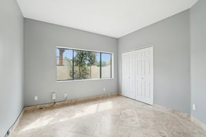 E Fanfol Ln-1504-025.jpg