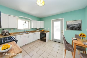 DSC01450 virtually staged.jpeg