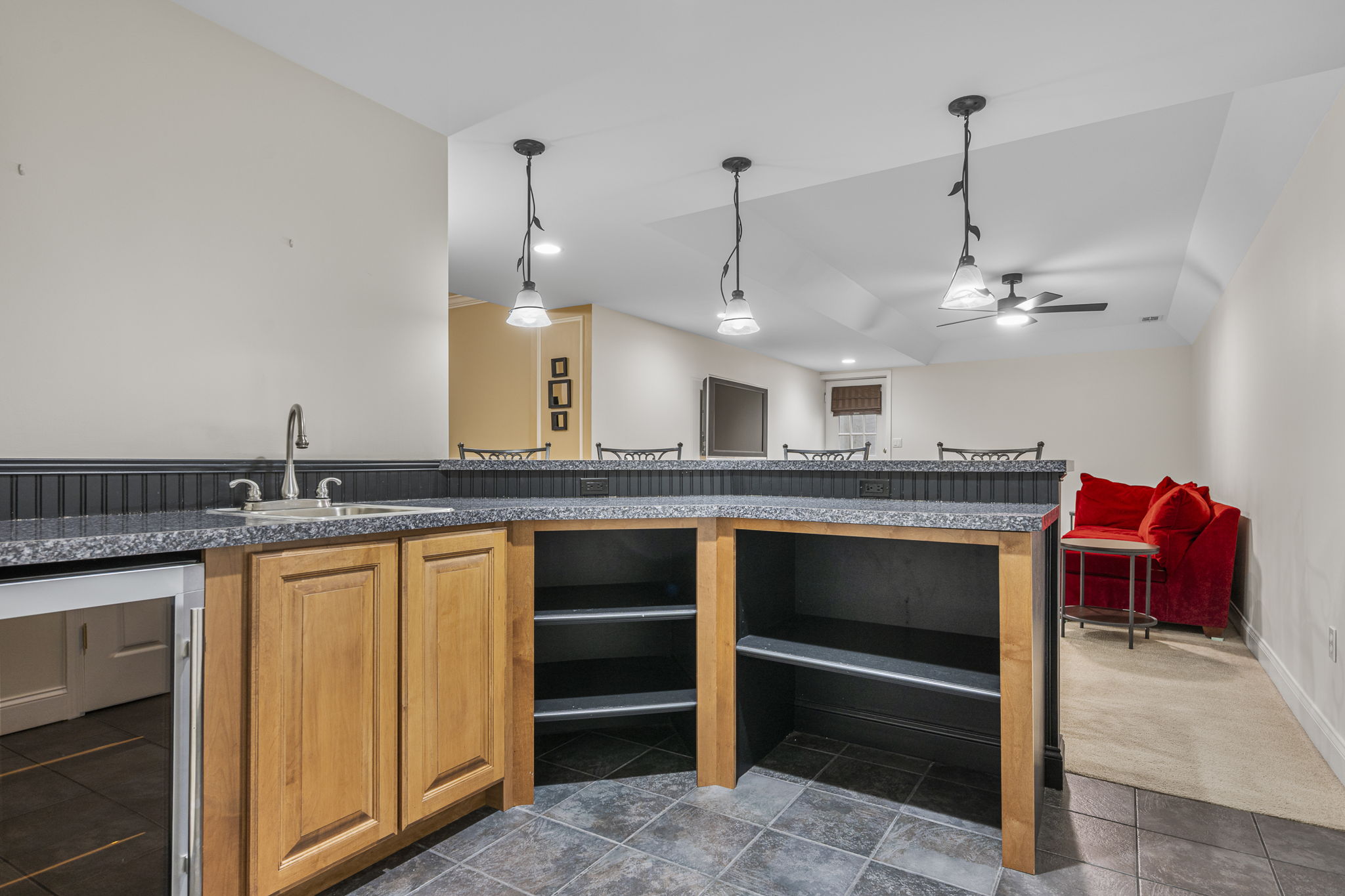 Finished Basement - Wet Bar