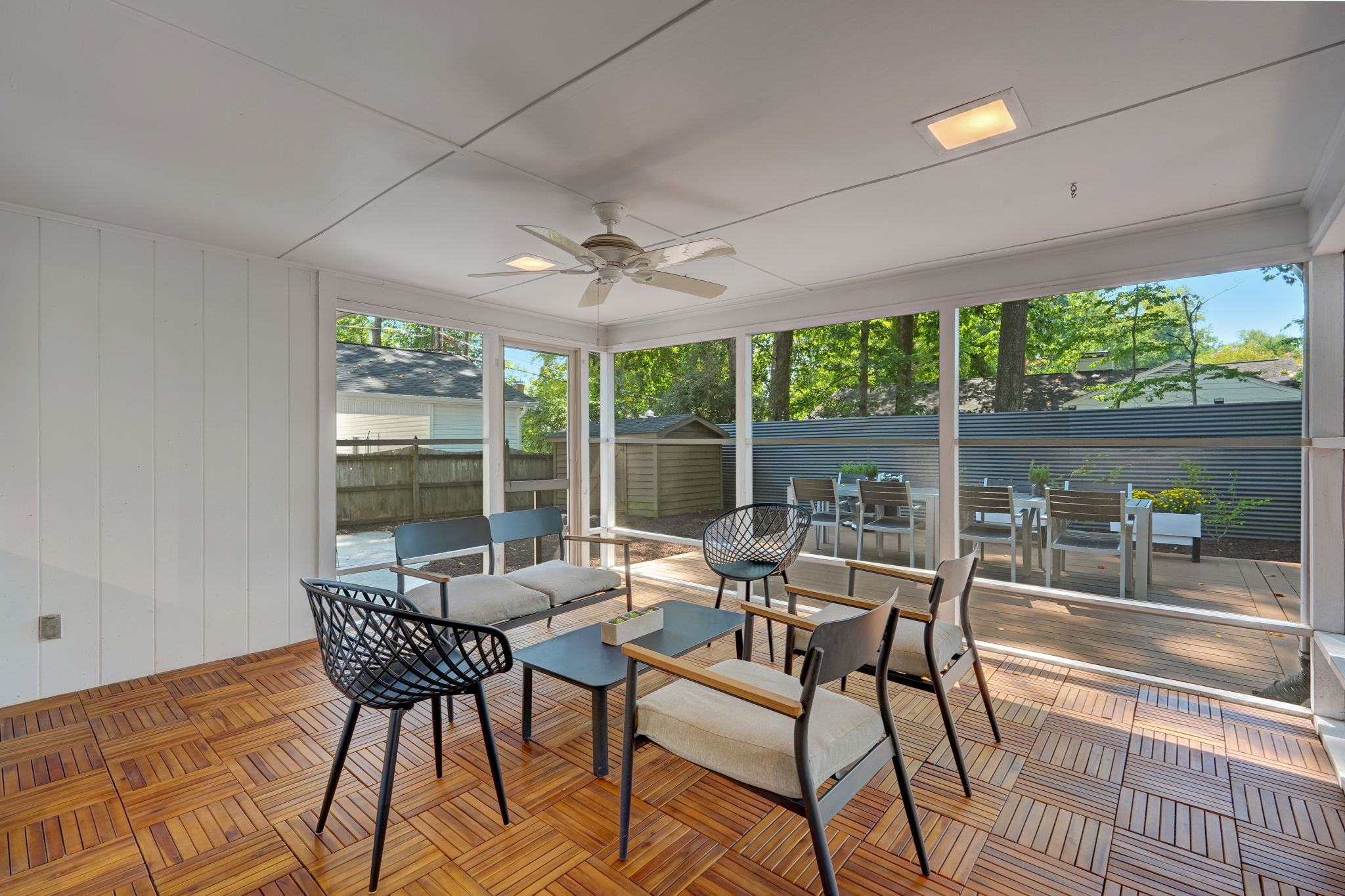 Screened-in Porch