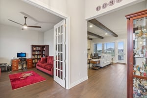 Houston Cv-S0512-032.jpg