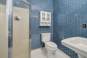  Photo 43