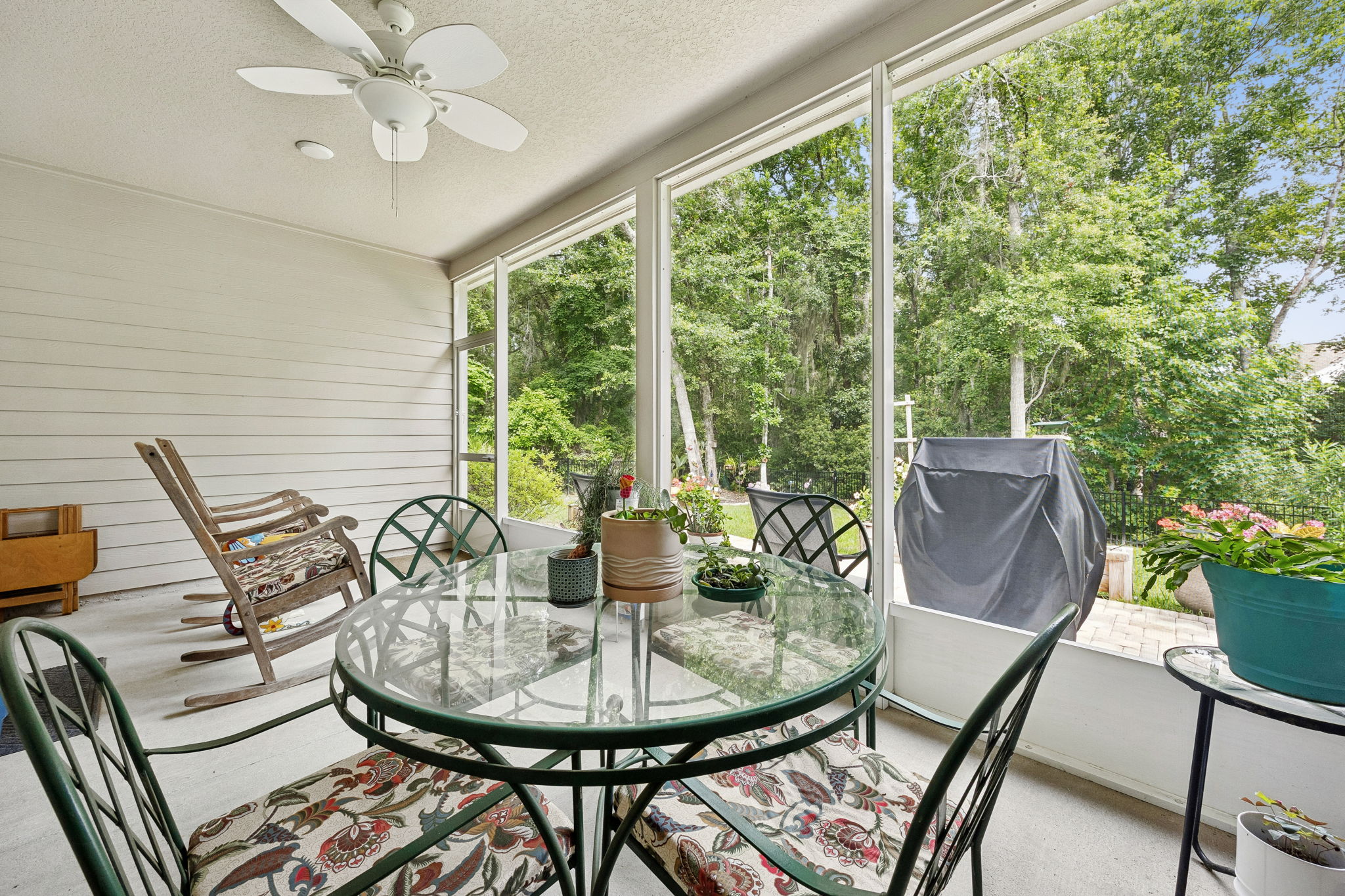Screened-in Porch