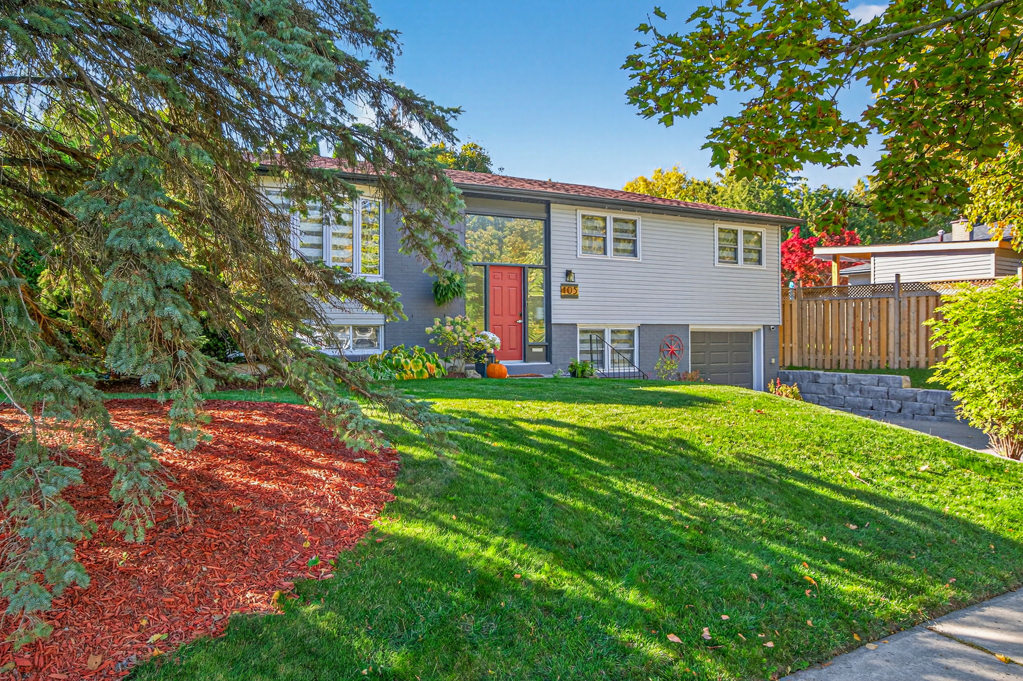 105 Orchard Heights Blvd Aurora, ON L4G 2Z8