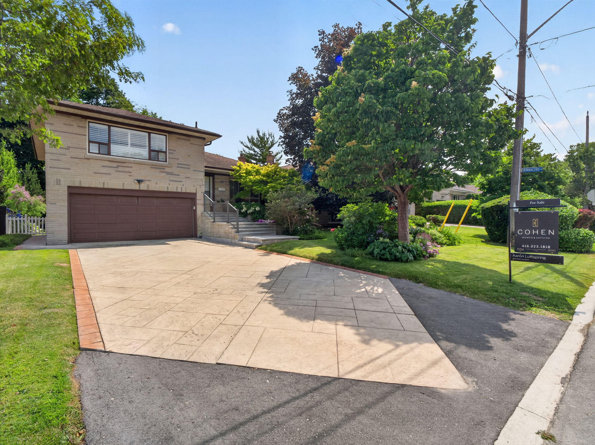 105 Palm Dr Toronto, ON M3H 2C2