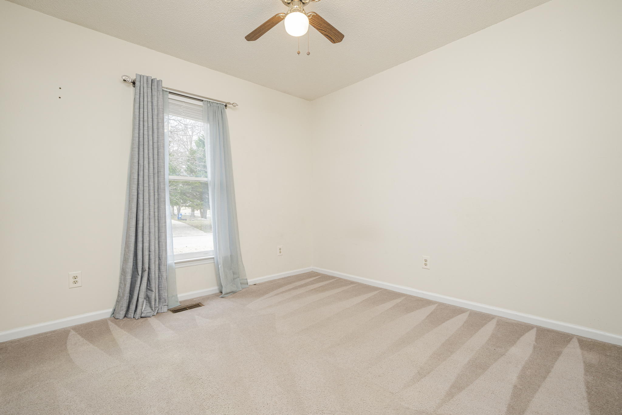 105 Pineview Dr, Zebulon, NC 27597, USA Photo 33
