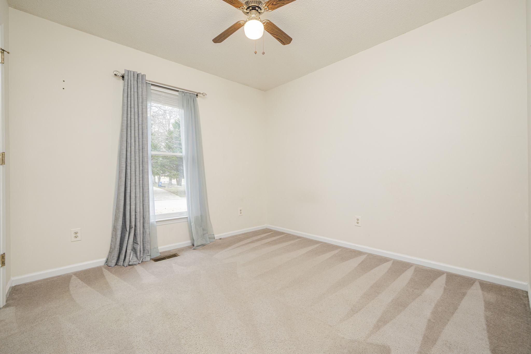 105 Pineview Dr, Zebulon, NC 27597, USA Photo 32