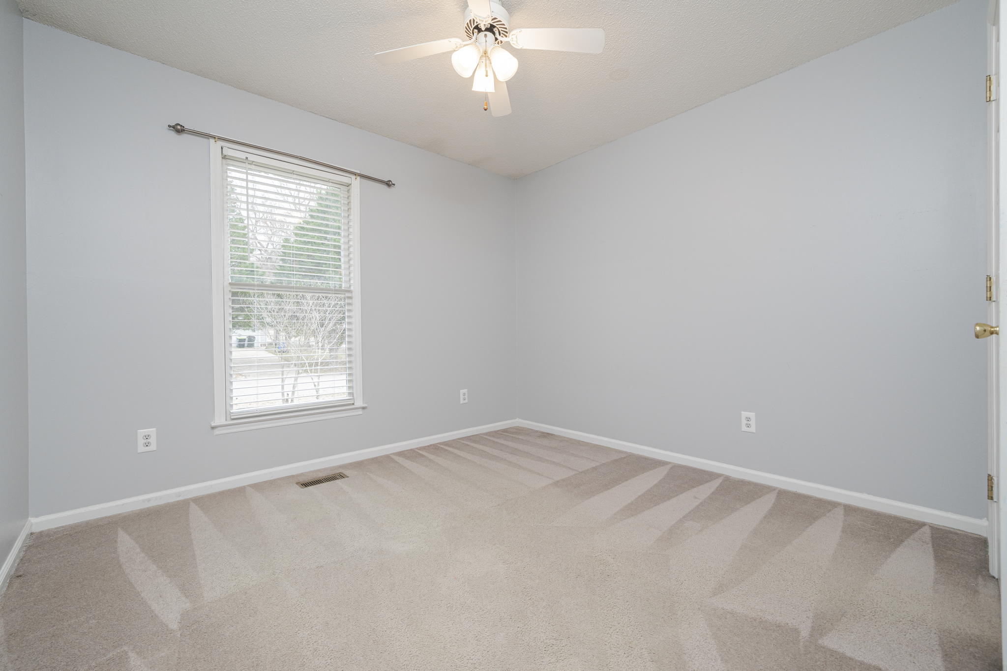 105 Pineview Dr, Zebulon, NC 27597, USA Photo 36