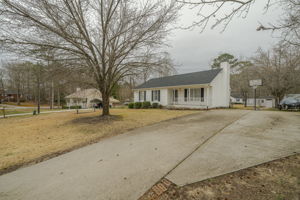 105 Pineview Dr, Zebulon, NC 27597, USA Photo 5