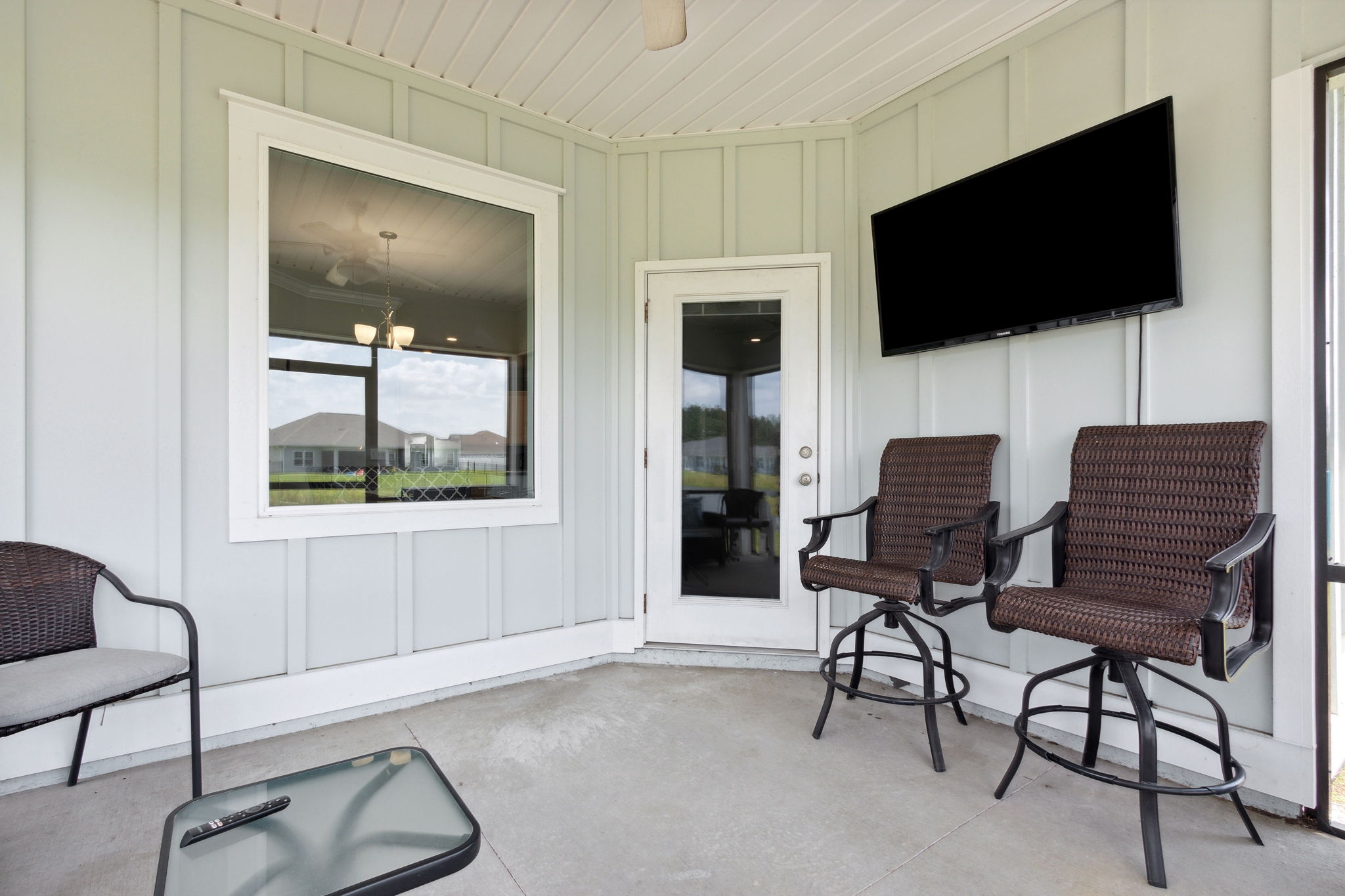 Screened-in Porch