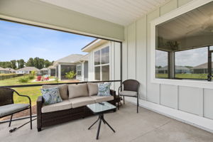 Screened-in Porch