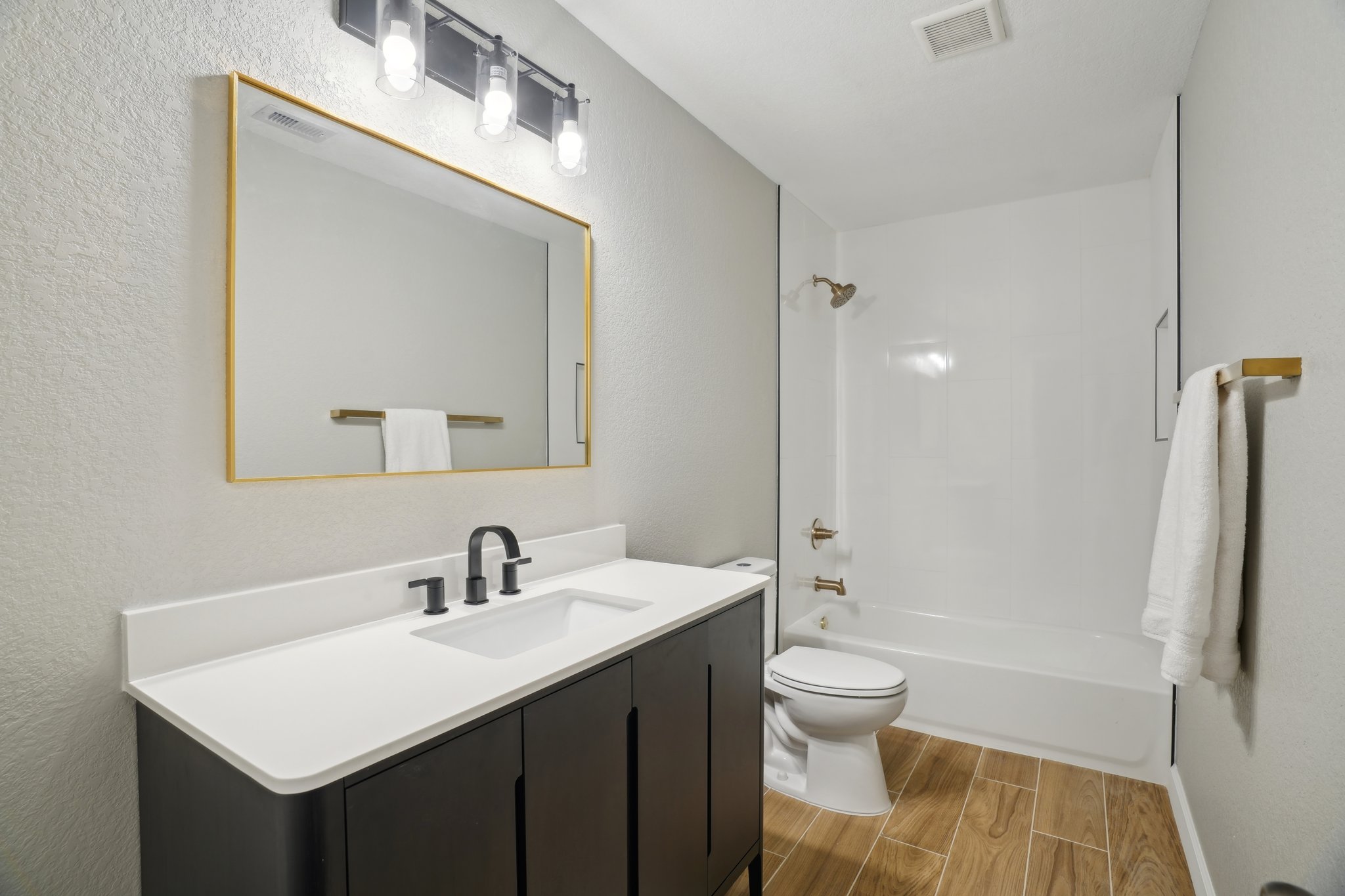 Springtree Cliff-031.jpg