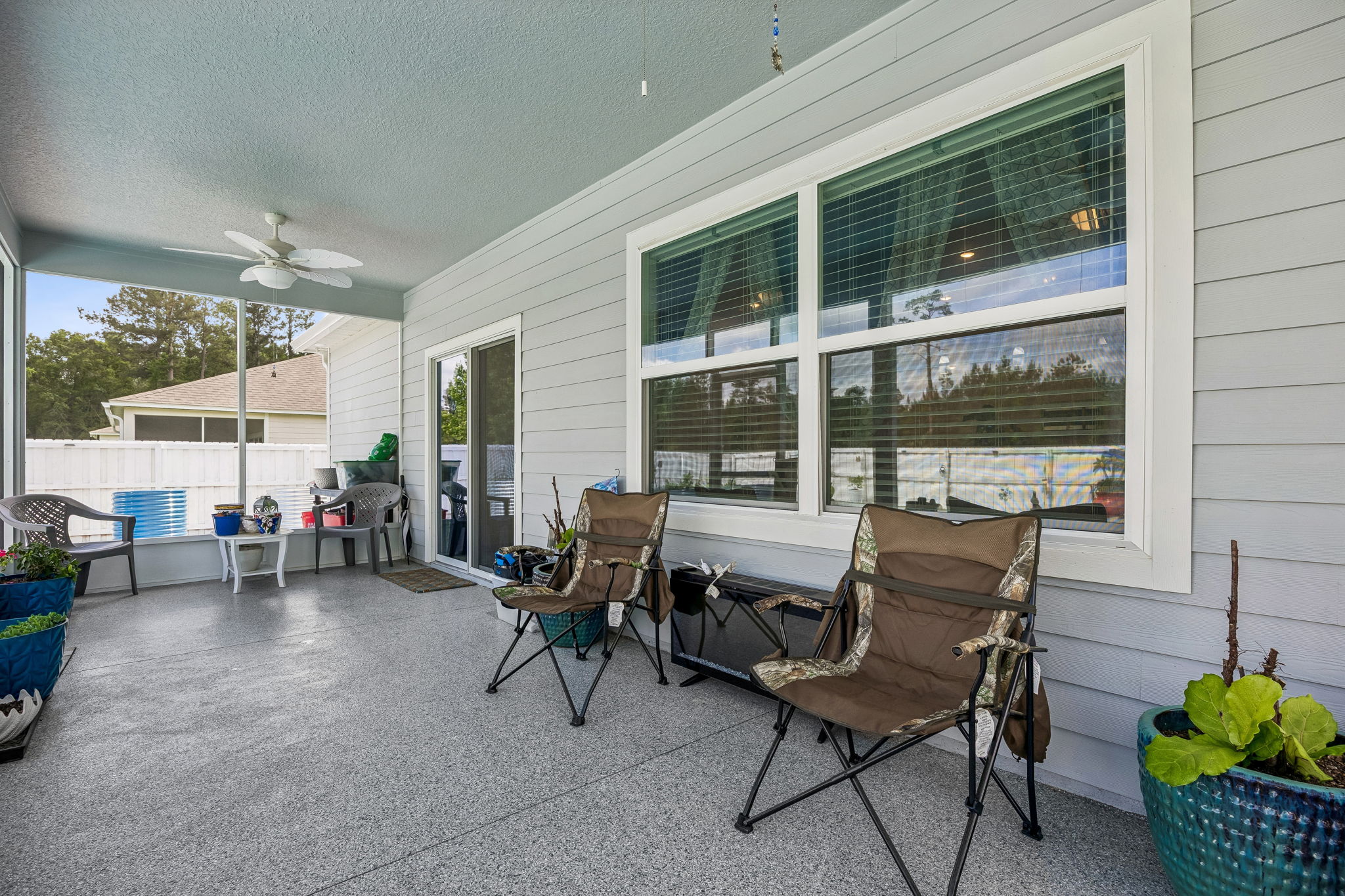 Screened-in Porch
