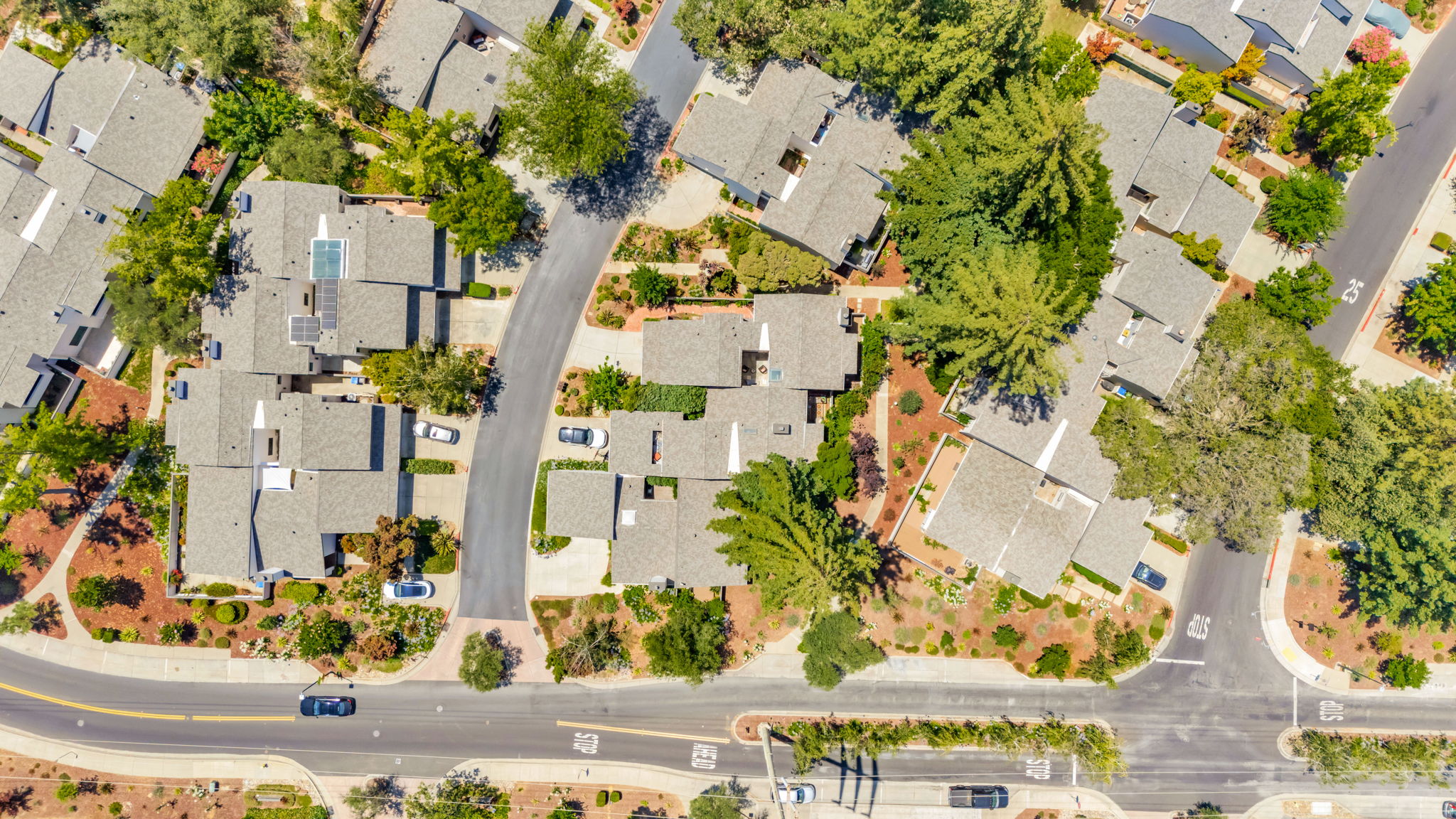 012_AERIAL_ 105 Strathmore Pl 