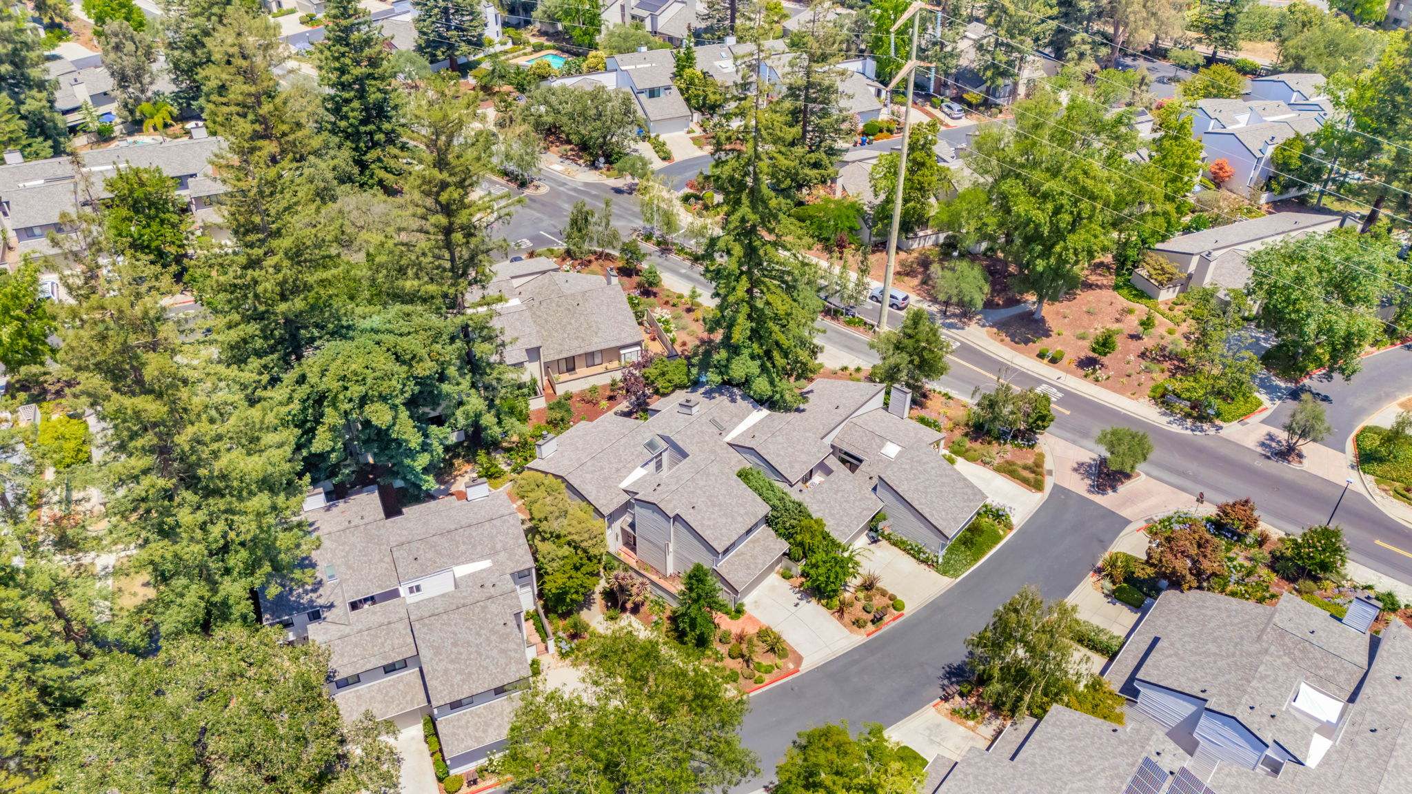 019_AERIAL_ 105 Strathmore Pl 