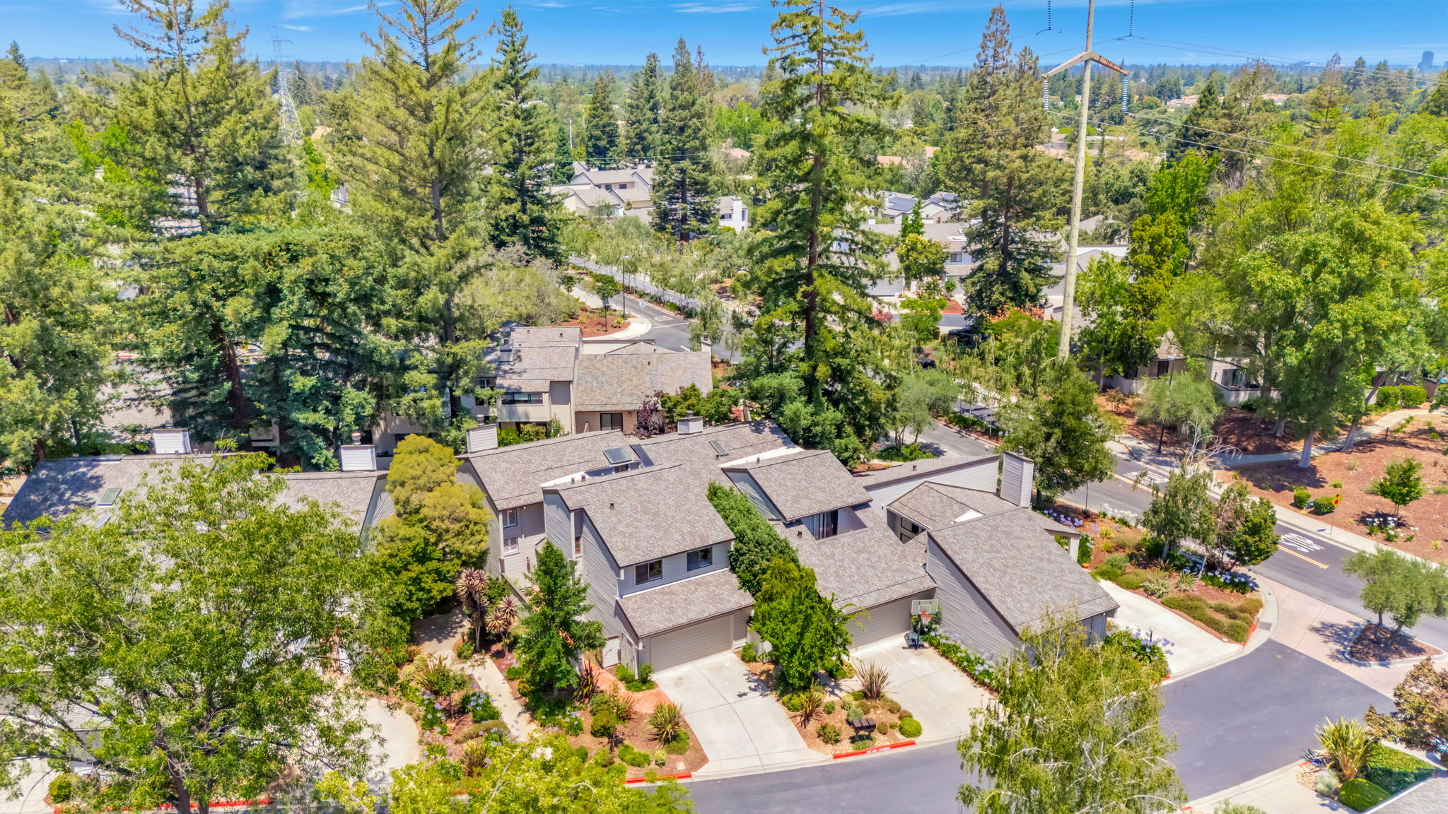 020_AERIAL_ 105 Strathmore Pl 