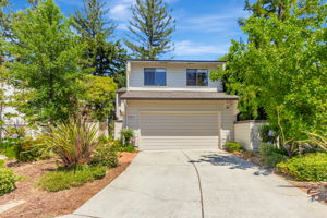 001_105 Strathmore Pl