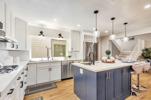 013_105 Strathmore Pl