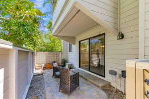 043_105 Strathmore Pl