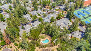 015_AERIAL_ 105 Strathmore Pl 
