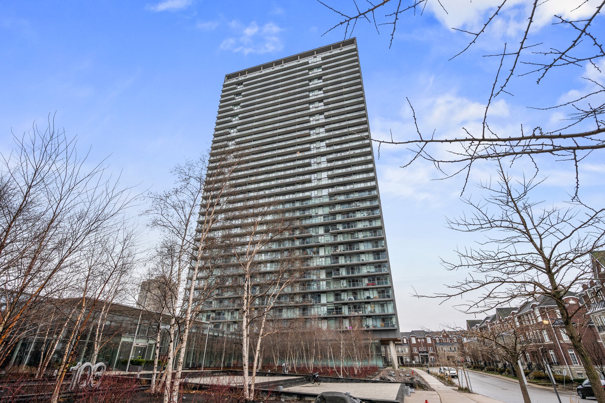 105 The Queensway Unit 710 Toronto, ON M6S 5B5