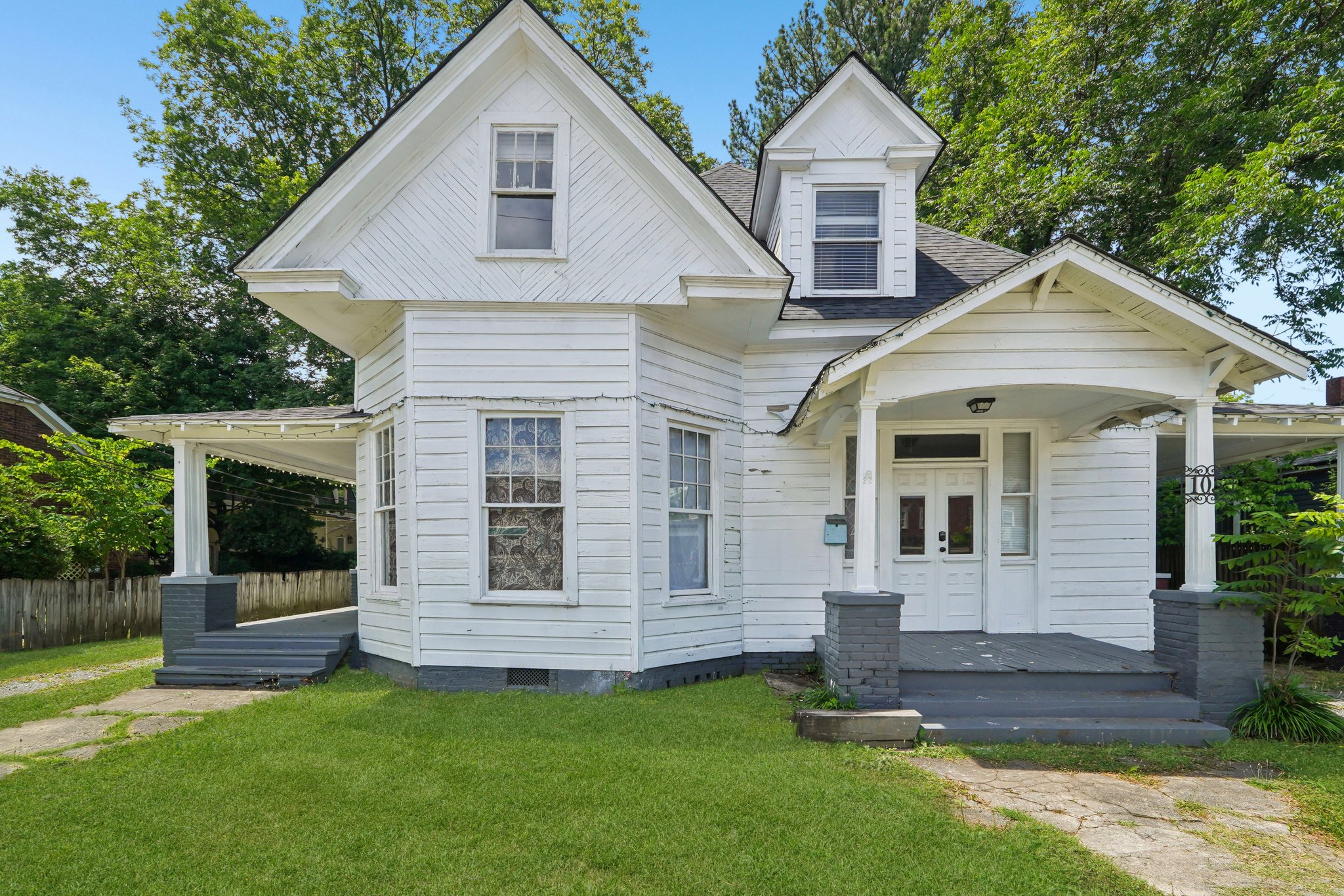 W Houston St-L2006-004r.jpg