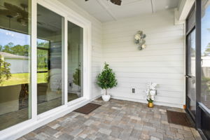 Screened-in Porch