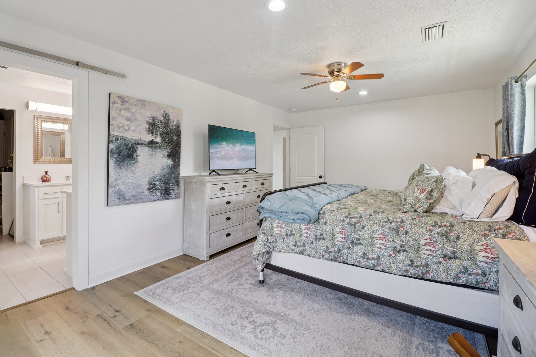 Woodland Dr-2406-018.jpg
