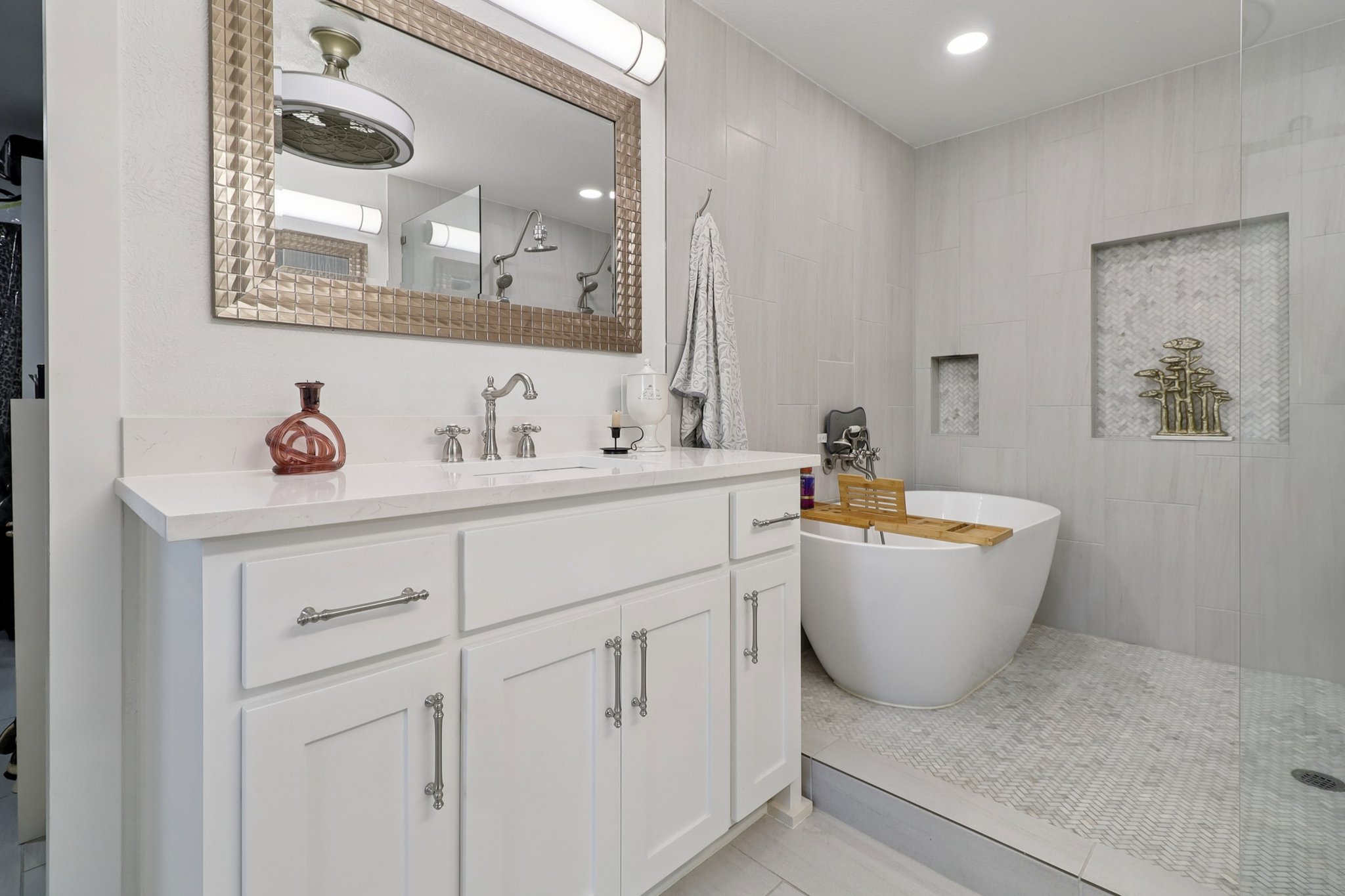 Woodland Dr-2406-021.jpg