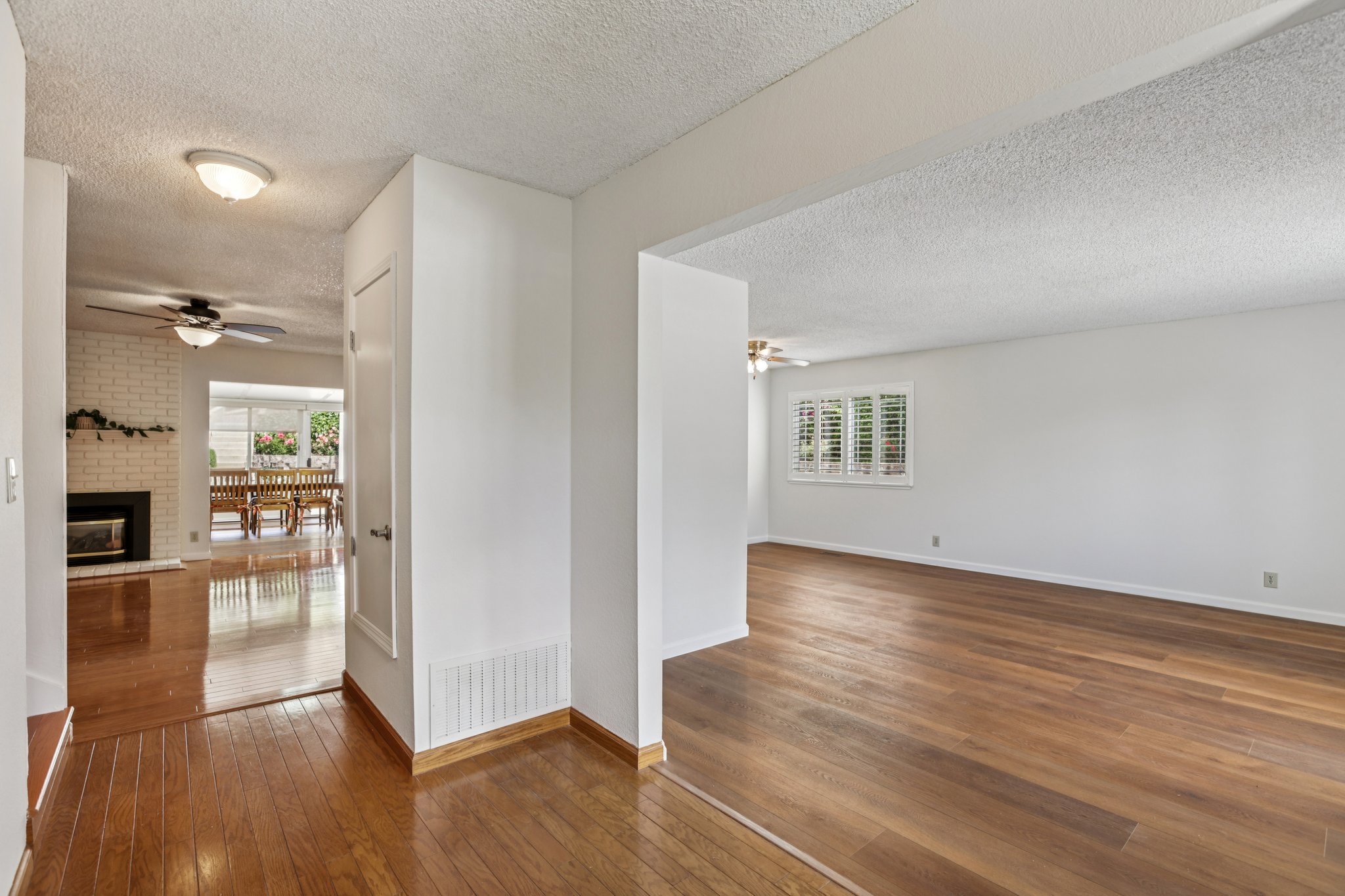 Woodstock Ct-S1004-005.jpg