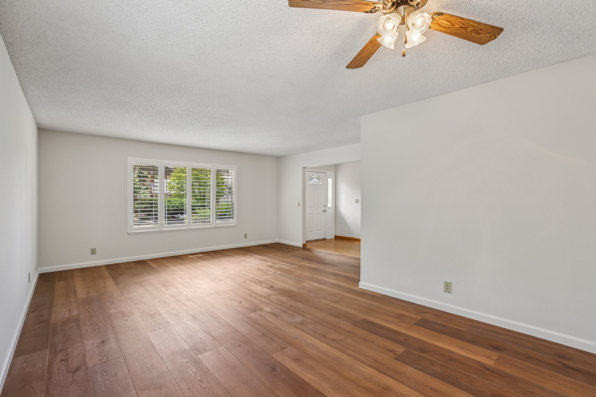 Woodstock Ct-S1004-006.jpg