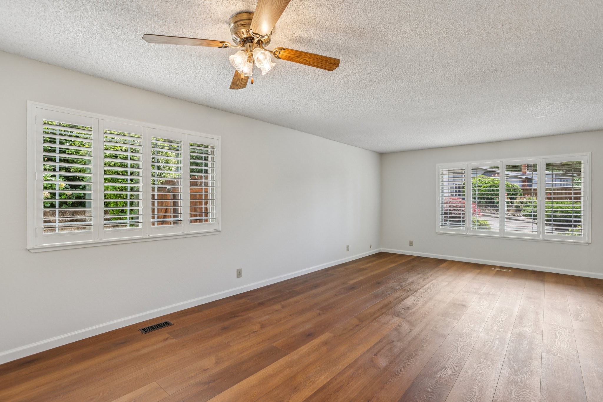 Woodstock Ct-S1004-009.jpg