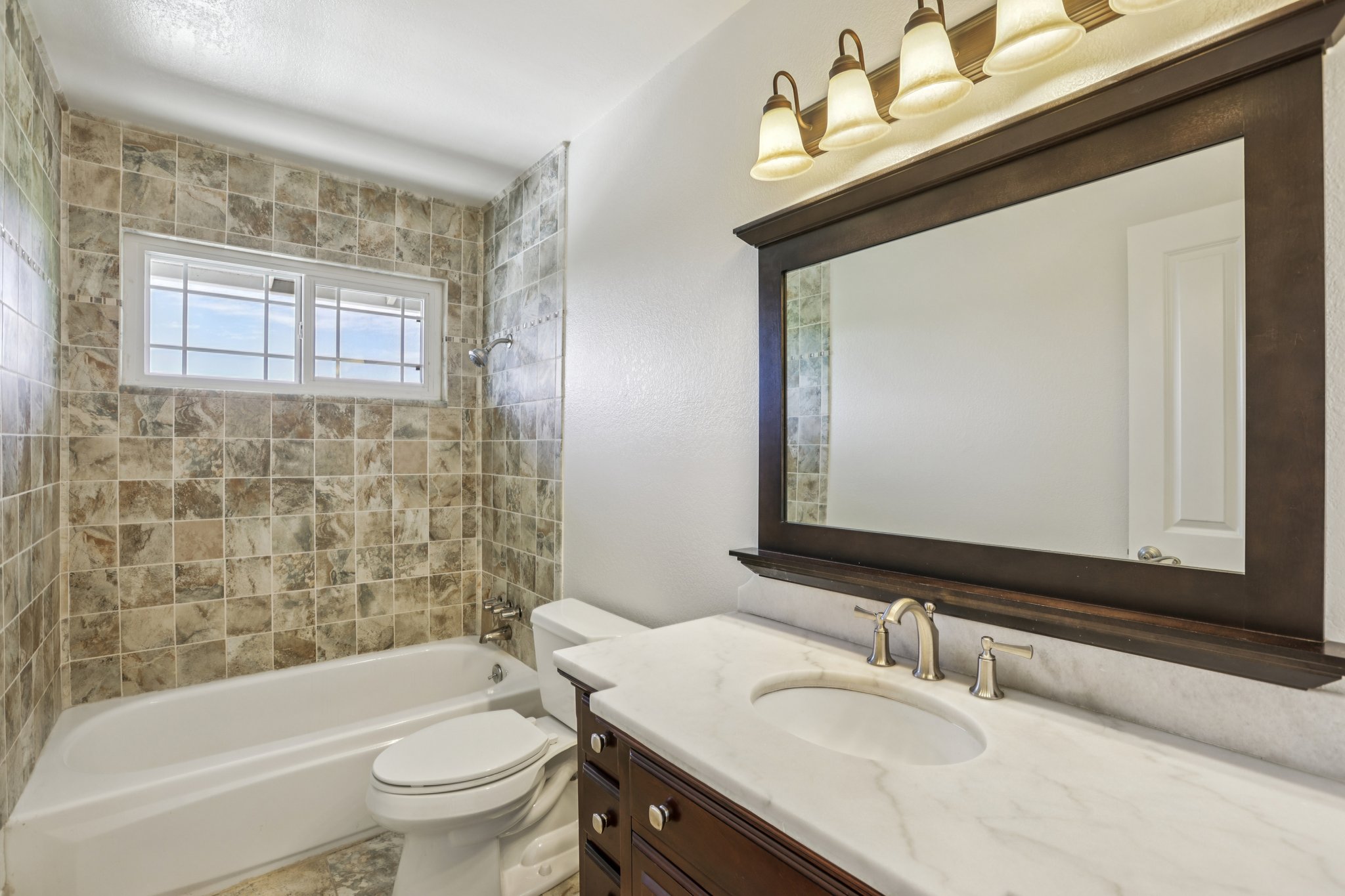 Woodstock Ct-S1004-030.jpg