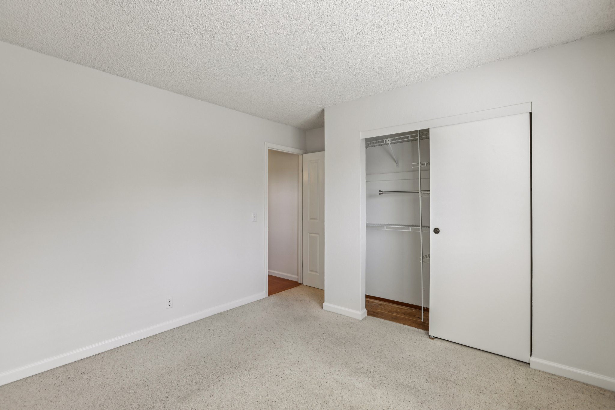 Woodstock Ct-S1004-033.jpg