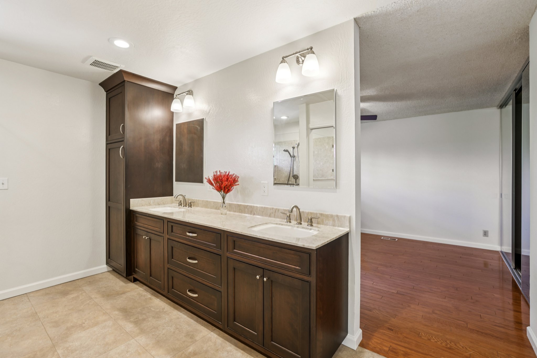 Woodstock Ct-S1004-034.jpg