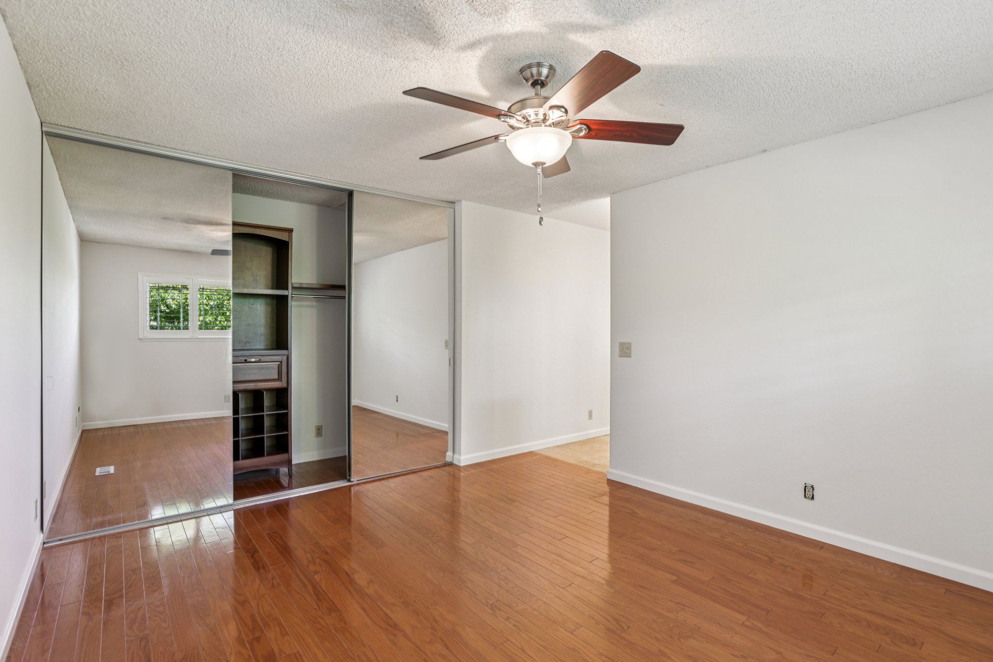 Woodstock Ct-S1004-038.jpg