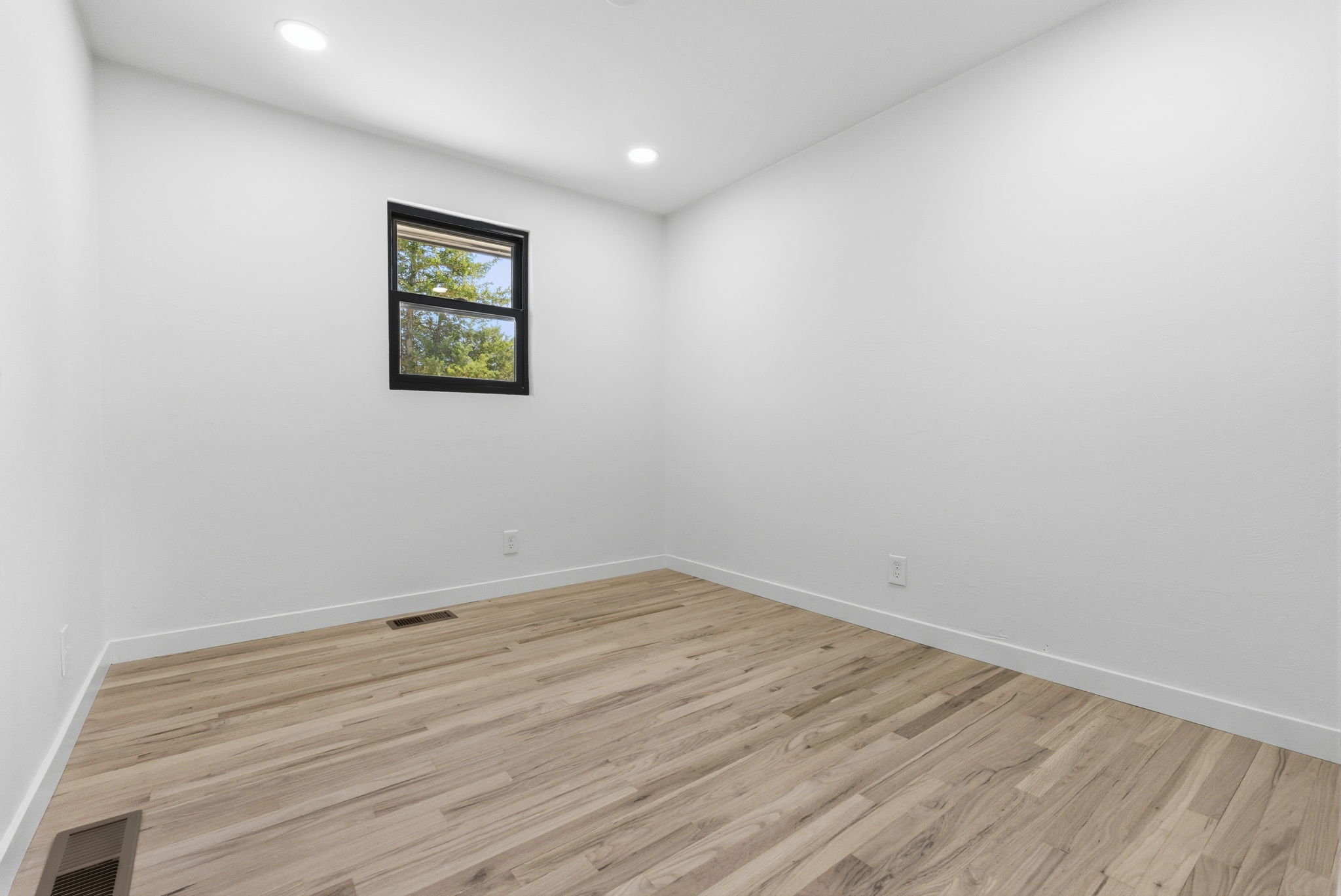 211050 Greenfield CT
